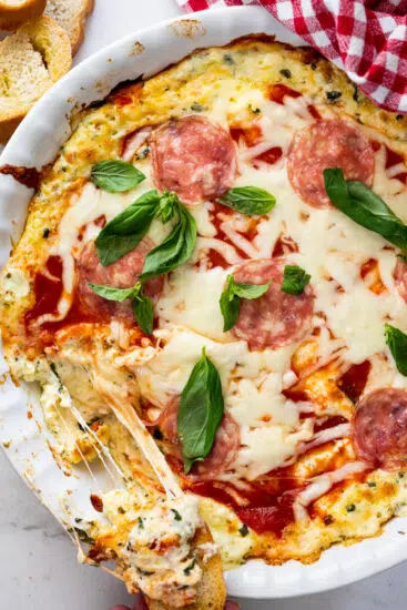 Easy cheesy pizza dip