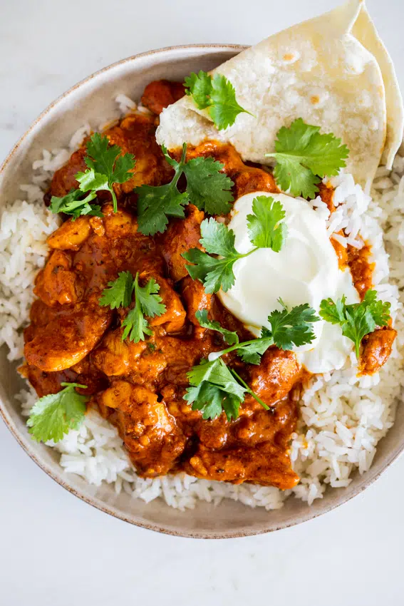 Easy chicken curry with rice and yogurt.