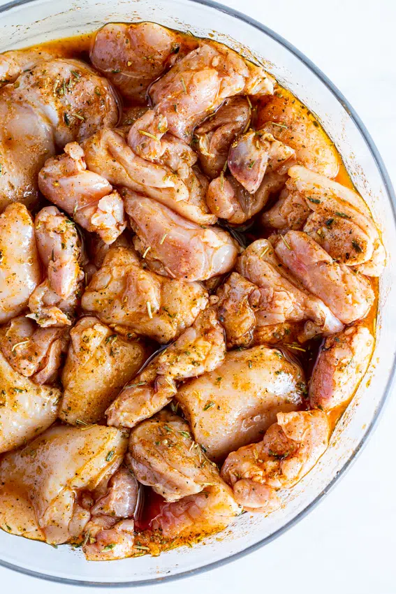 Spicy marinated chicken thighs for peri-peri chicken pasta.
