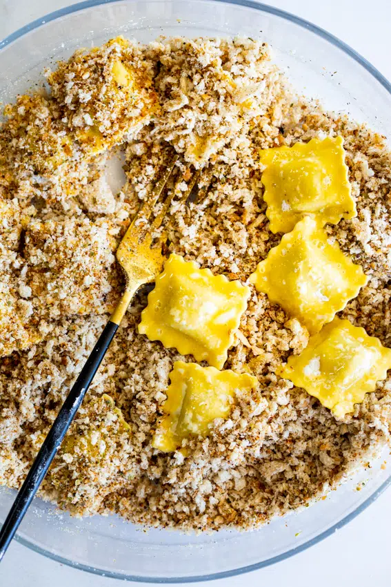 Crispy Air Fryer Ravioli with Tomato Sauce