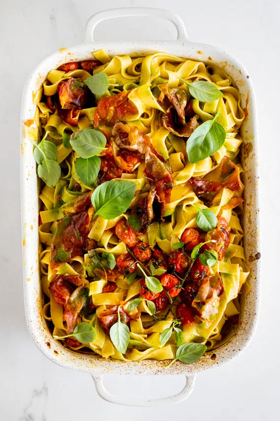 Easy cherry tomato prosciutto pasta