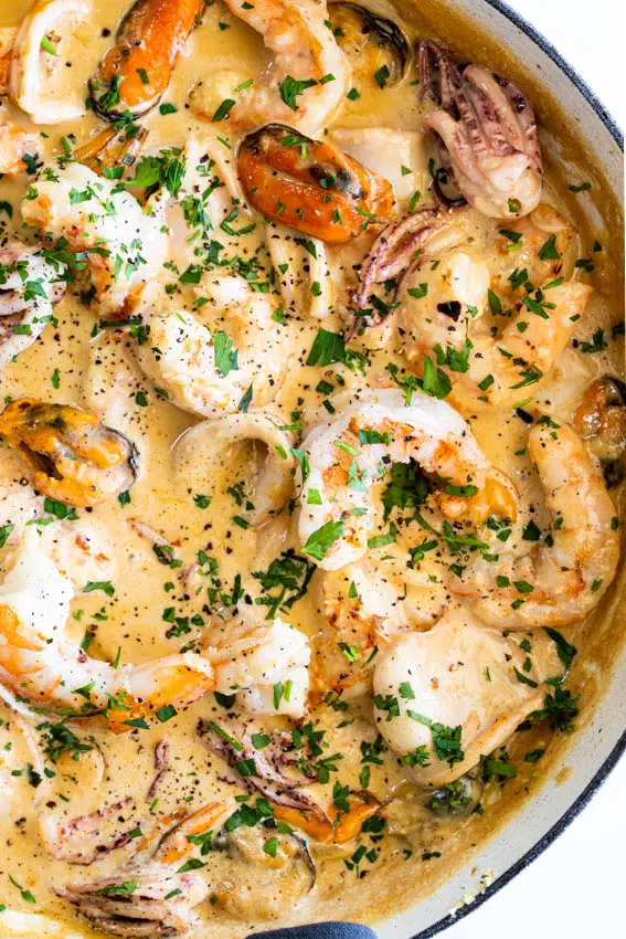 Creamy garlic seafood pasta