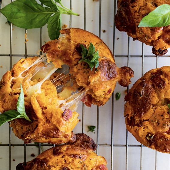 Pizza muffins