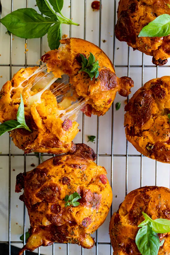 Easy Pepperoni Pizza Muffins