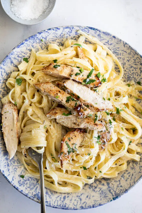 Easy Chicken Alfredo Pasta