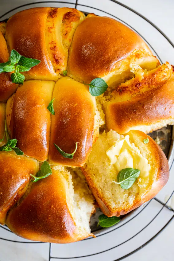 Garlic Parmesan Pull Apart Brioche Buns