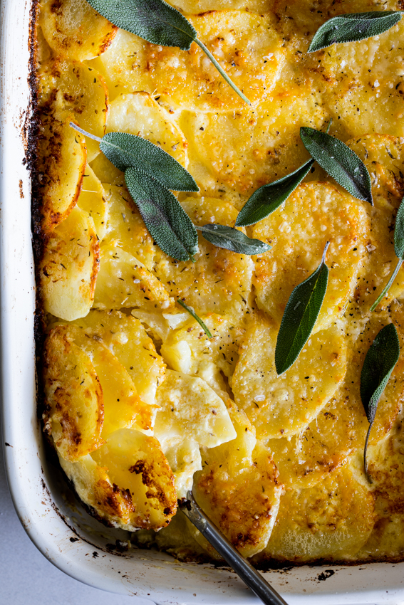 Three cheese potatoes au gratin