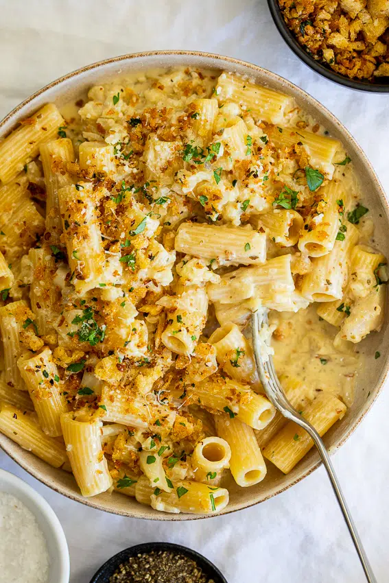 Creamy cauliflower rigatoni pasta