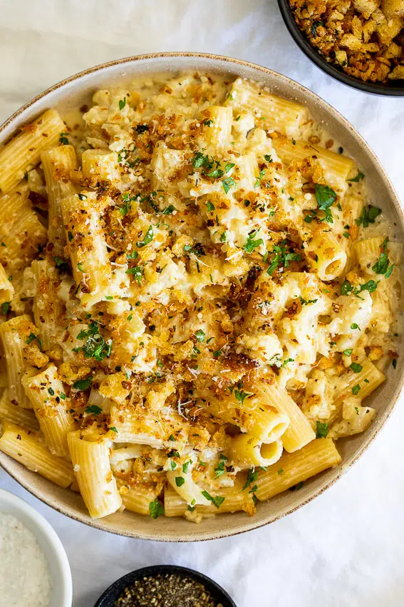 Creamy cauliflower rigatoni pasta