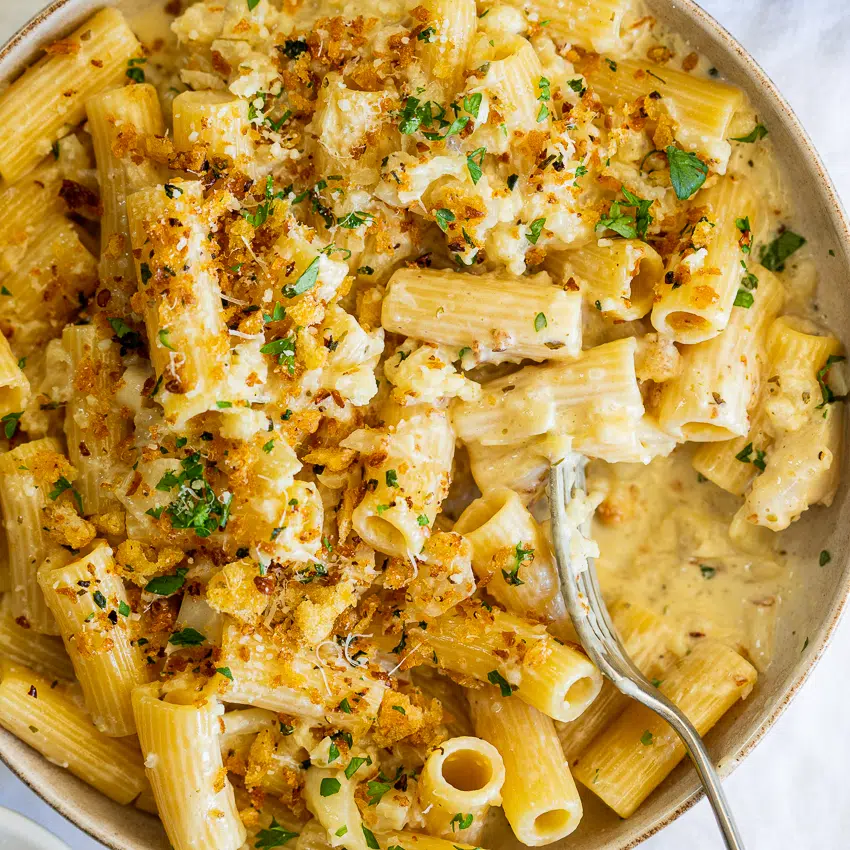 Creamy cauliflower rigatoni pasta