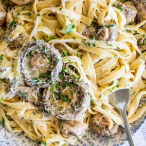 Creamy garlic mushroom pasta