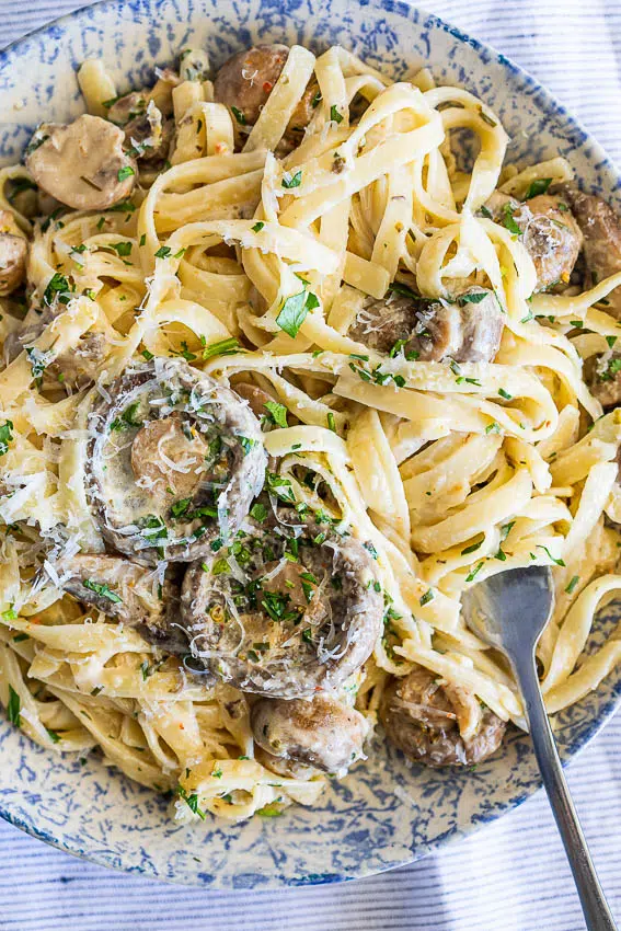 Creamy garlic mushroom pasta
