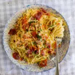Spaghetti Carbonara with prosciutto crumbs