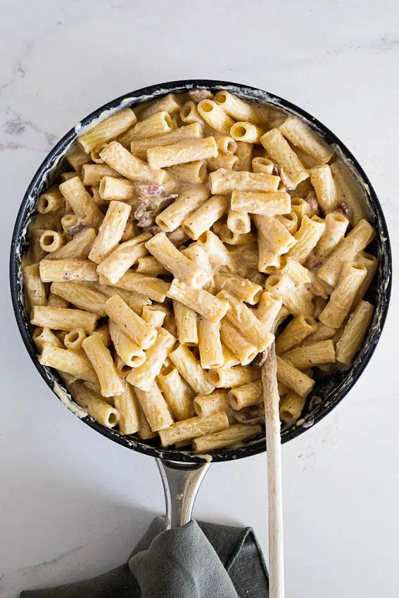 Creamy cauliflower rigatoni pasta with bacon