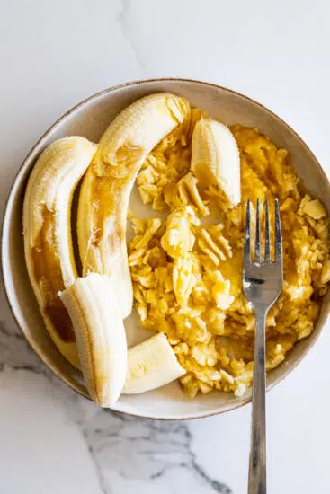 Mashed bananas in a bowl.