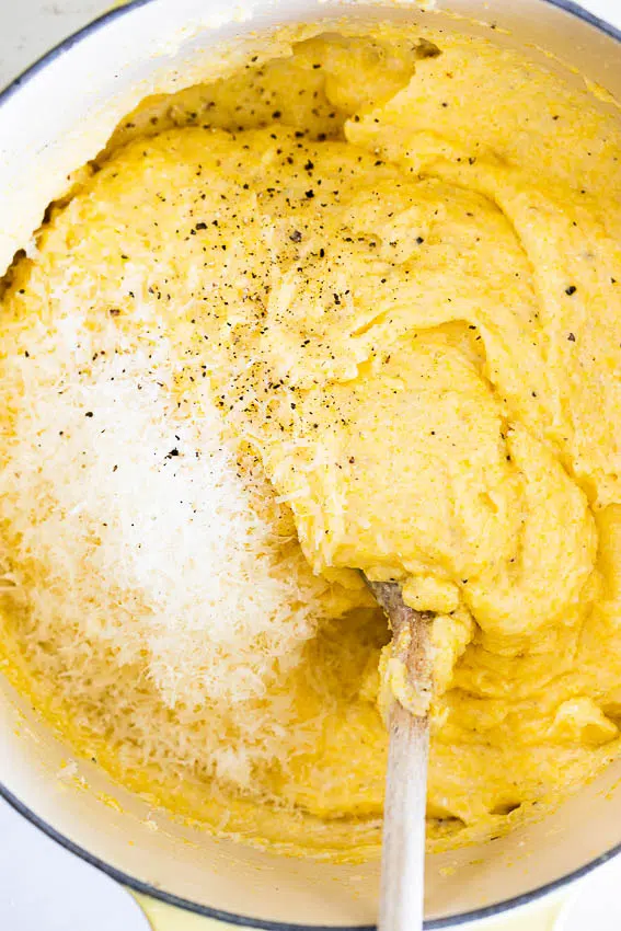 Cacio e pepe polenta