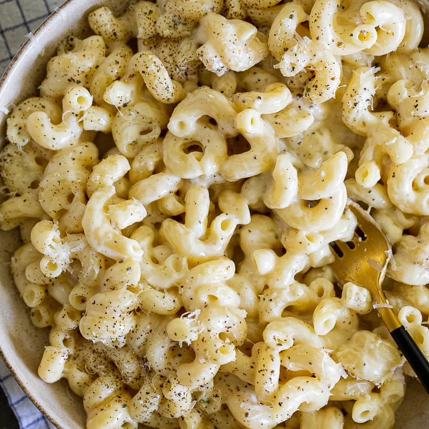 Stovetop Cacio e pepe mac and cheese