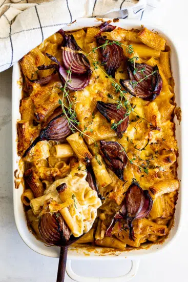 French onion pasta bake