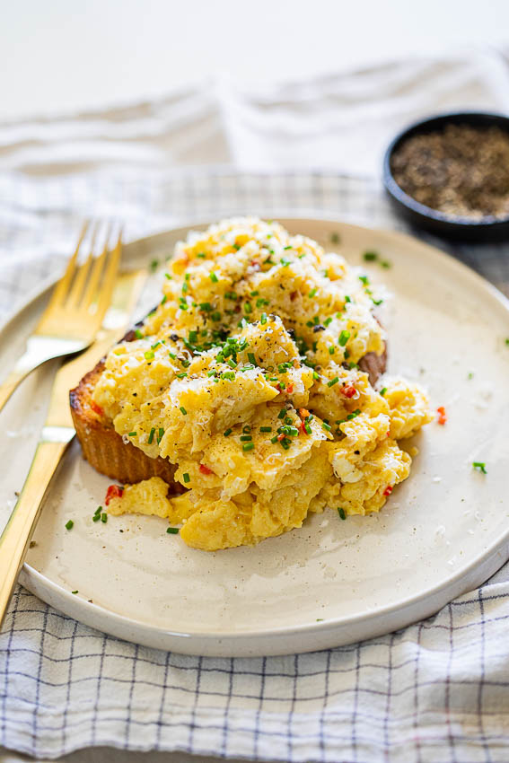 Mom's Favorite Cheesy Scrambled Eggs - 40 Aprons