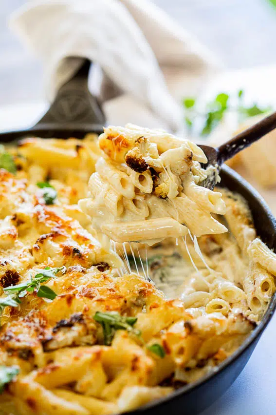 Cauliflower pasta bake