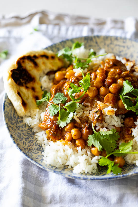 Easy chicken chickpea curry