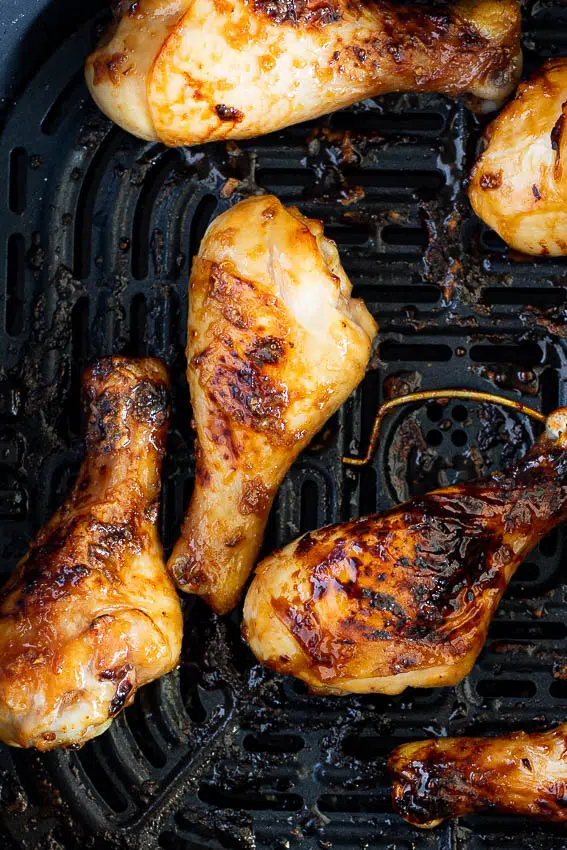 Sticky garlic air fryer chicken legs