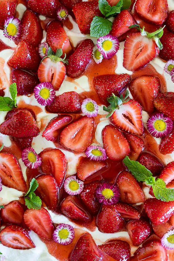 Strawberry cream cake