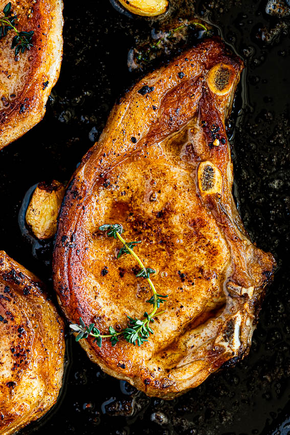 https://simply-delicious-food.com/wp-content/uploads/2023/09/Pan-Seared-Pork-Chops5.jpg