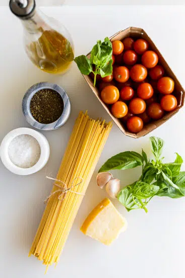 Ingredients for tomato basil pasta.