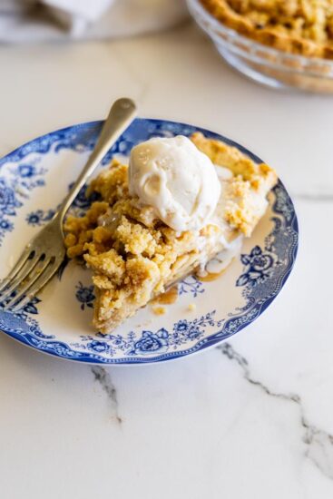 Apple crumble pie with vanilla ice cream