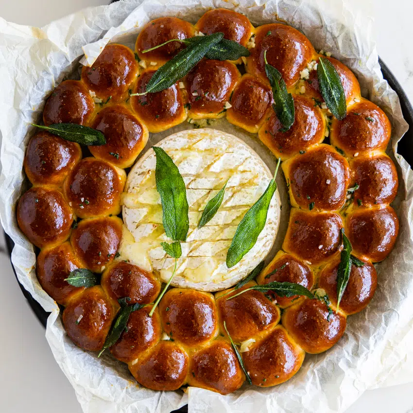 Baked Brie Bread Wreath
