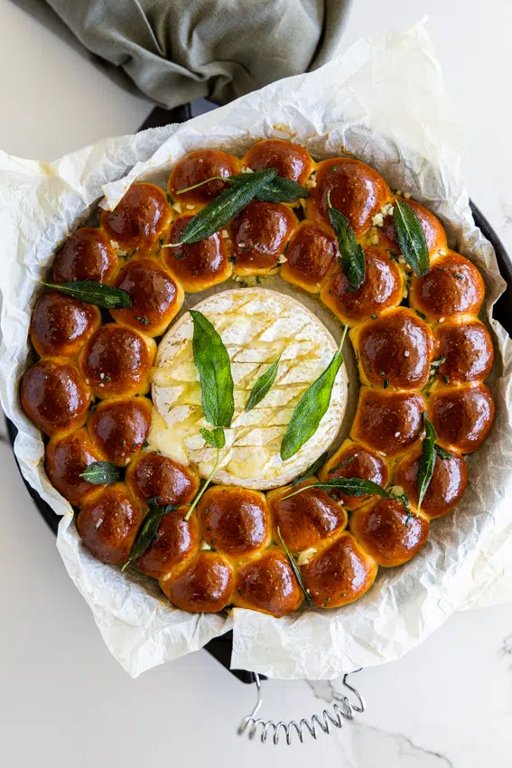 Baked Brie Bread Wreath