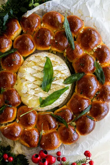 Baked Brie bread wreath