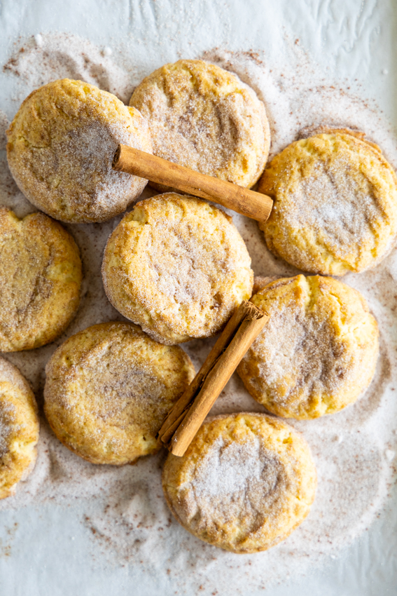 Snickerdoodles with cinnamon sugar