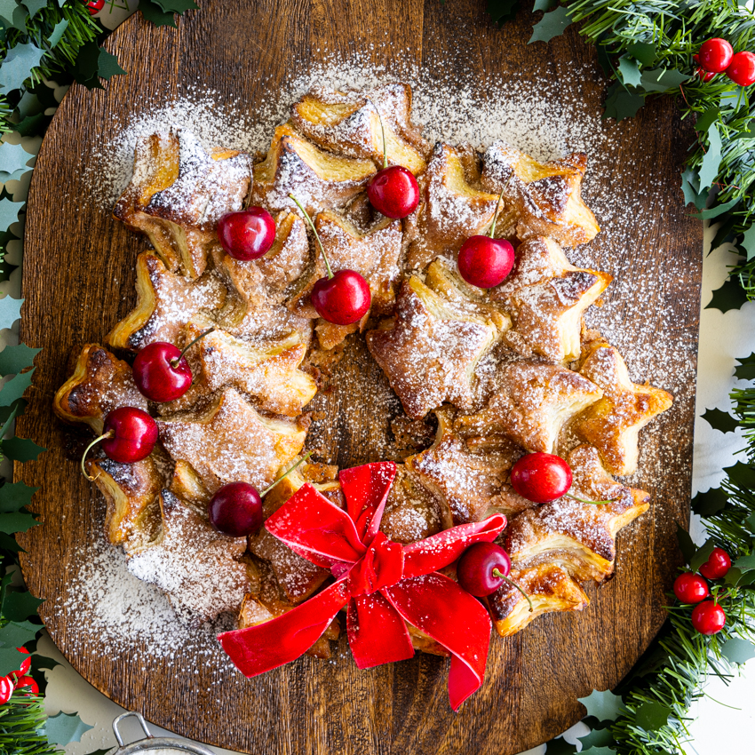 Cinnamon Sugar Star Puff Pastry Wreath