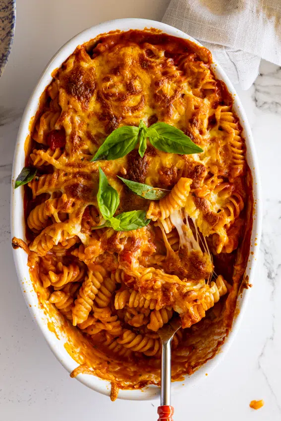 Cheese and tomato pasta bake,
